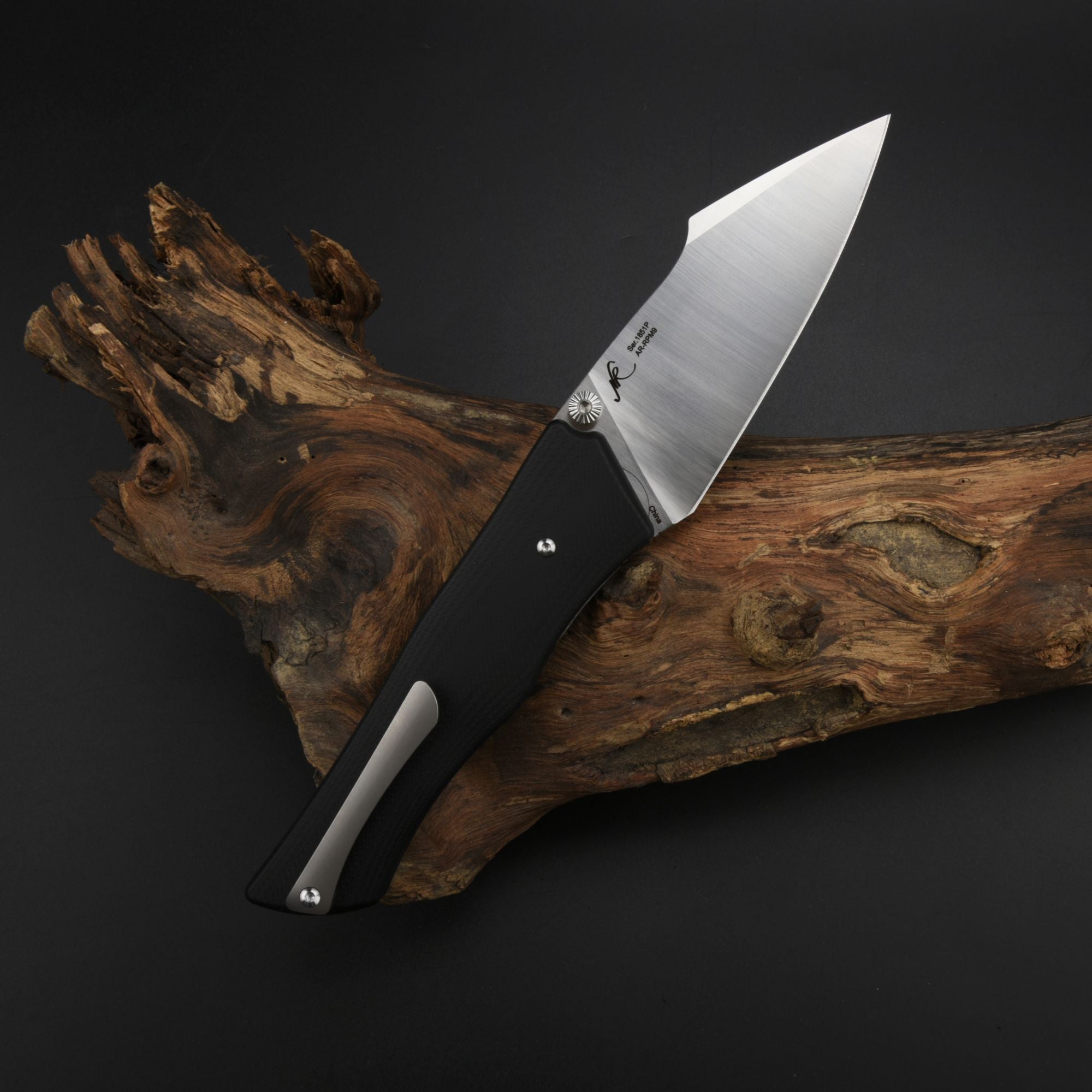 Artisan Cutlery Ahab 1851P folding knife with black G10 handle
