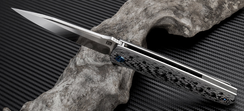 Virgina(ATZ-1807G)M390 Knife handle detail