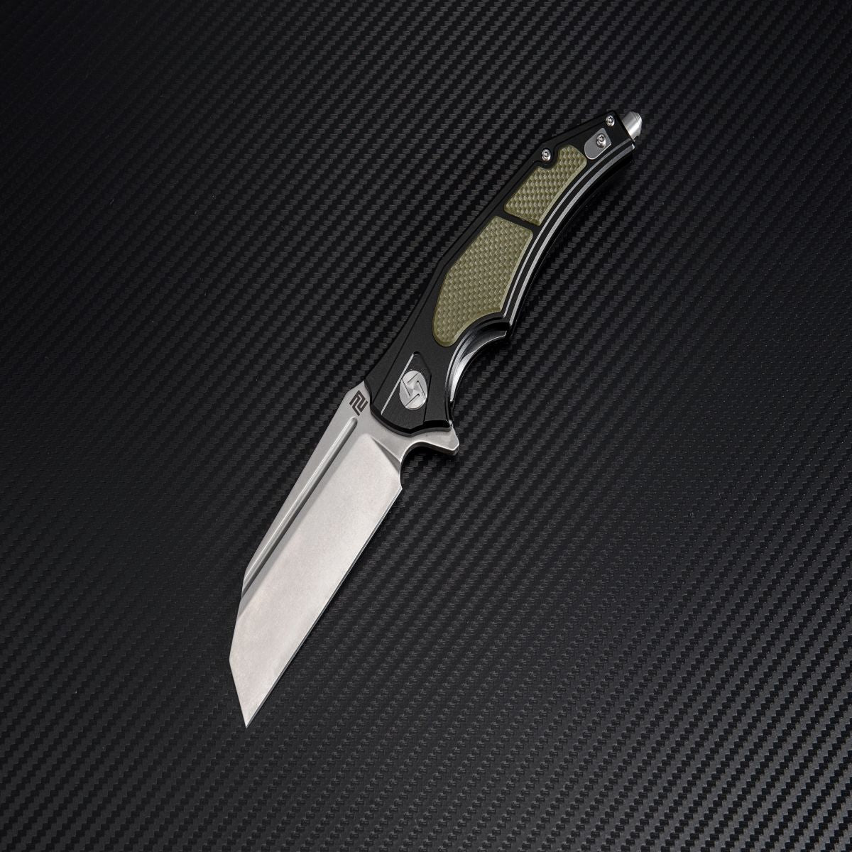 Artisan Cutlery Apache Nomad 1813P handle close-up
