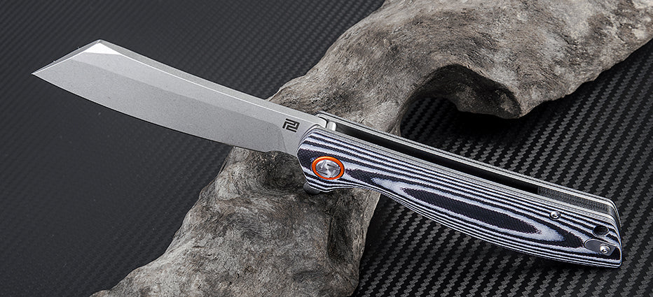 Artisan Cutlery Tomahawk 1815P folding knife with G10 handle