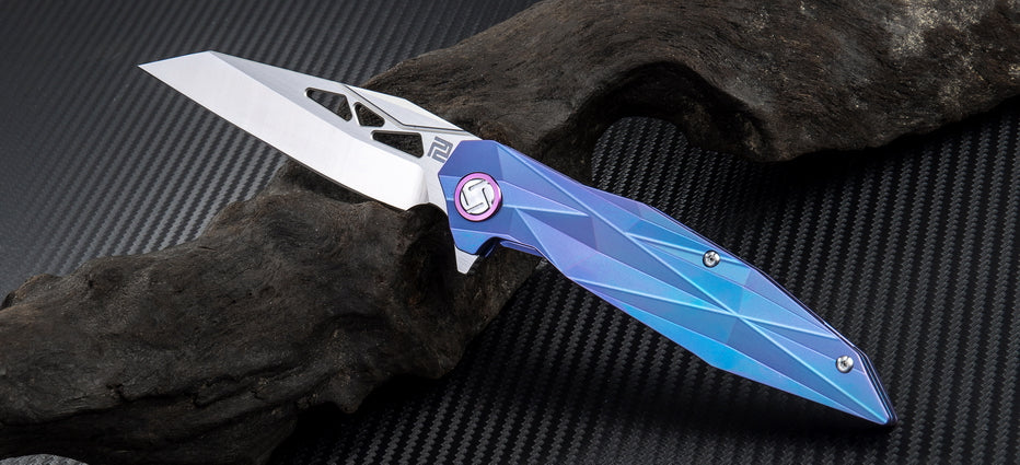 Artisan Cutlery Cygnus 1827G handle detail