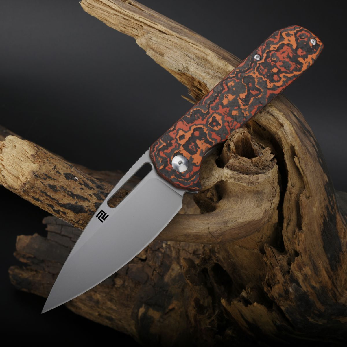 Artisan Cutlery Arion 1843G handle detail