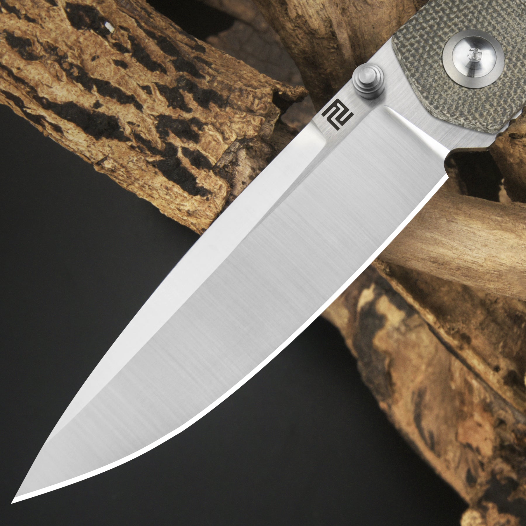 Artisan Cutlery Sirius 1849P handle close-up