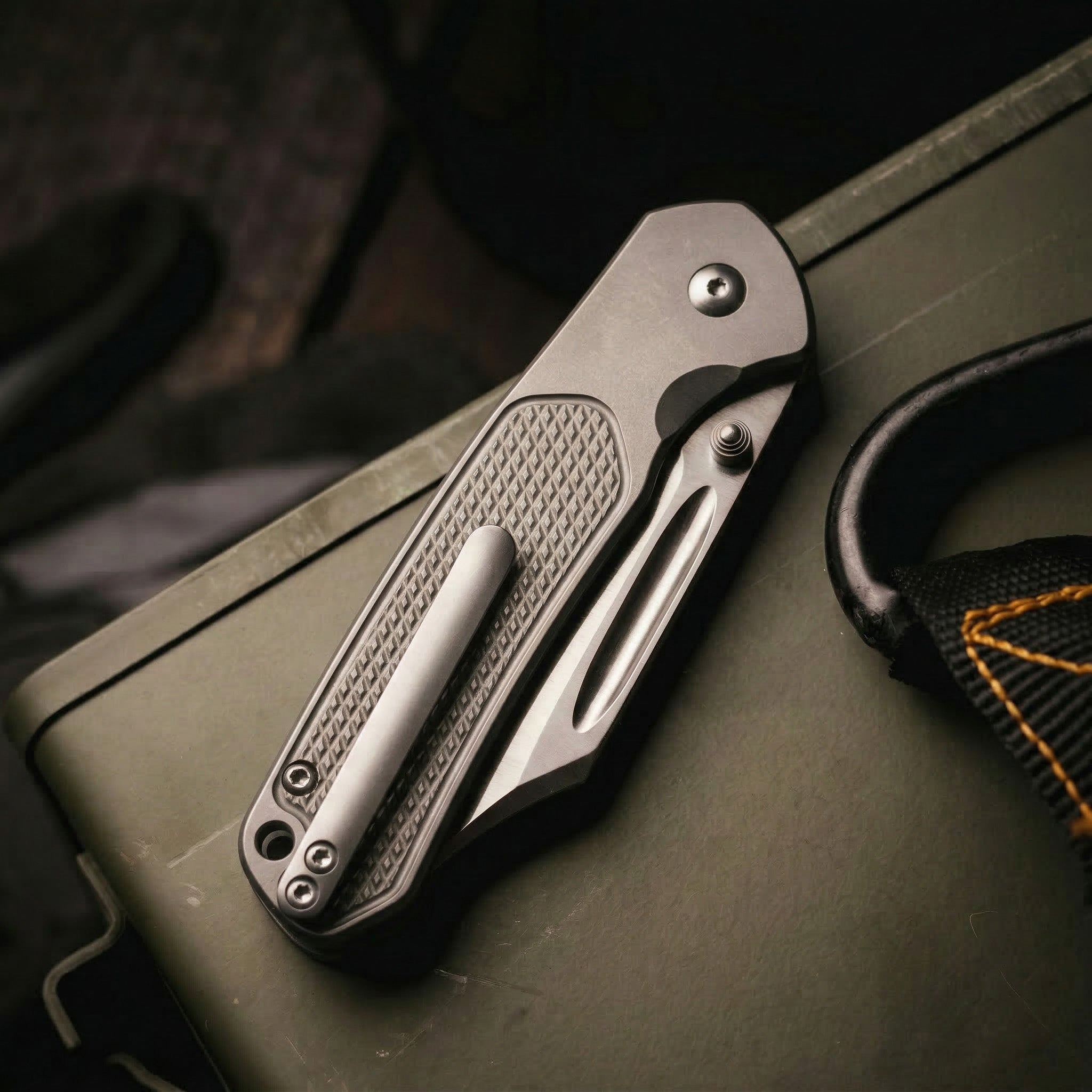 CJRB Bowie Pyrite J1942T blade detail