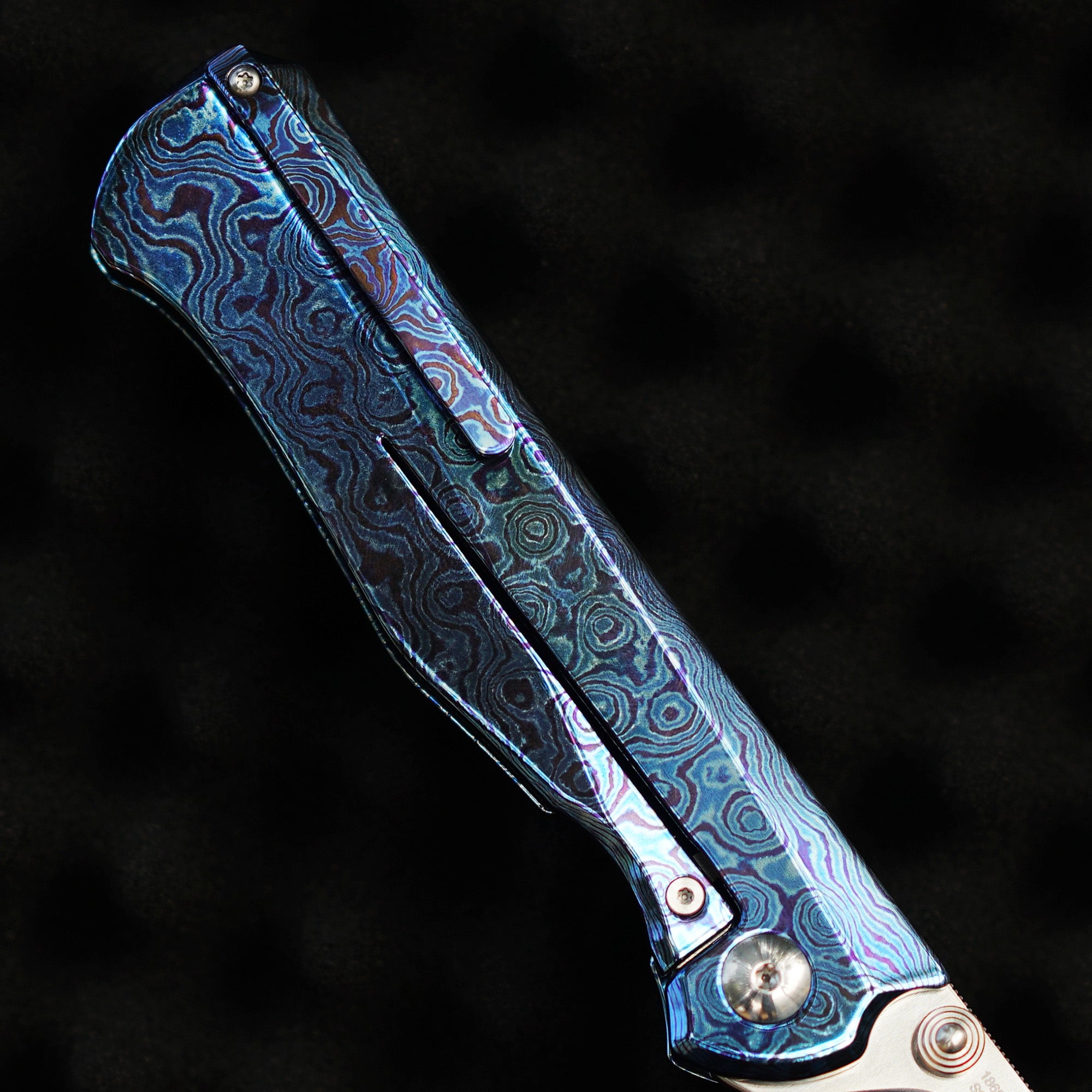 Artisan Cutlery Crusoe ATZ-1869G handle close-up