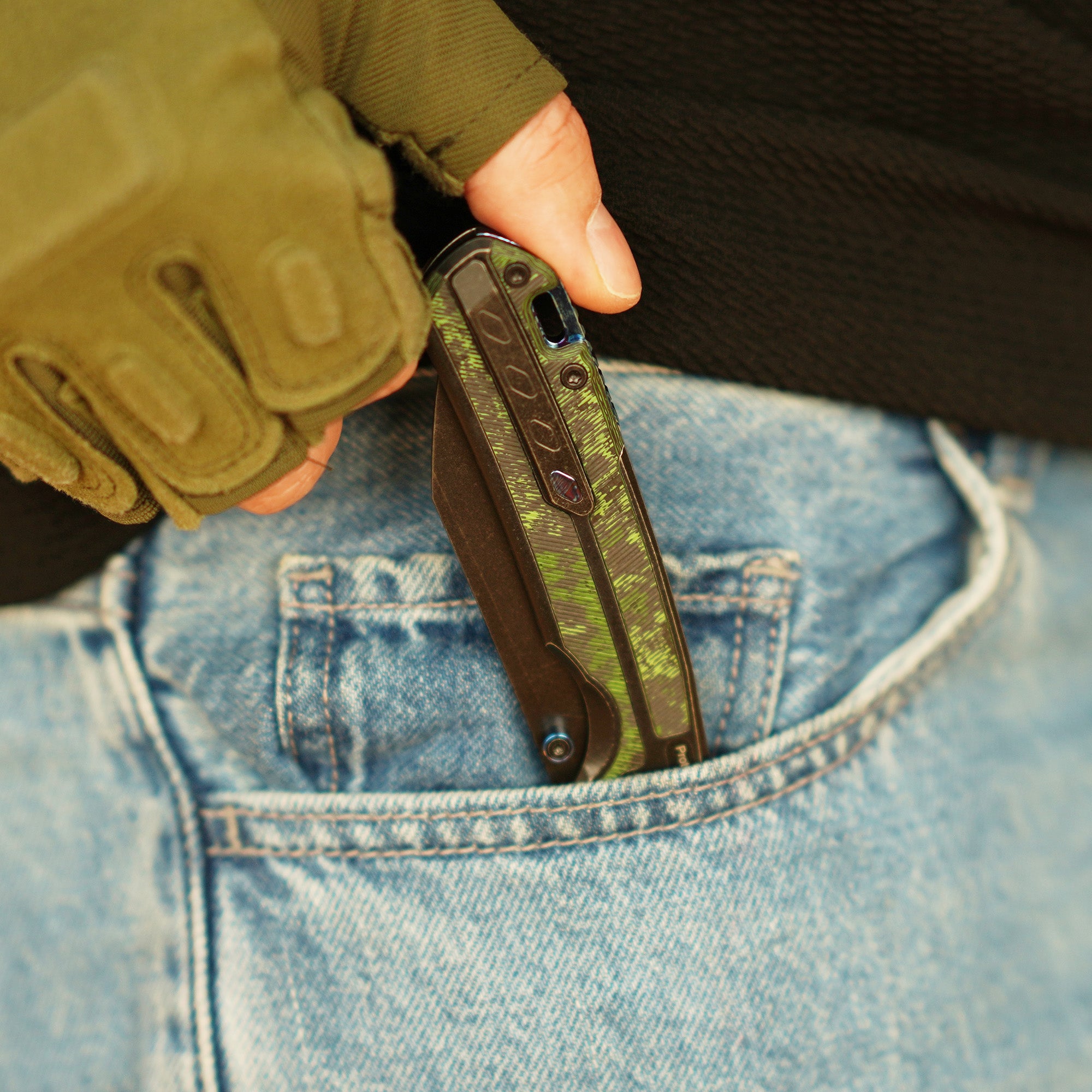 CJRB Interstellar Pyrite-Light J1945G folding knife product image