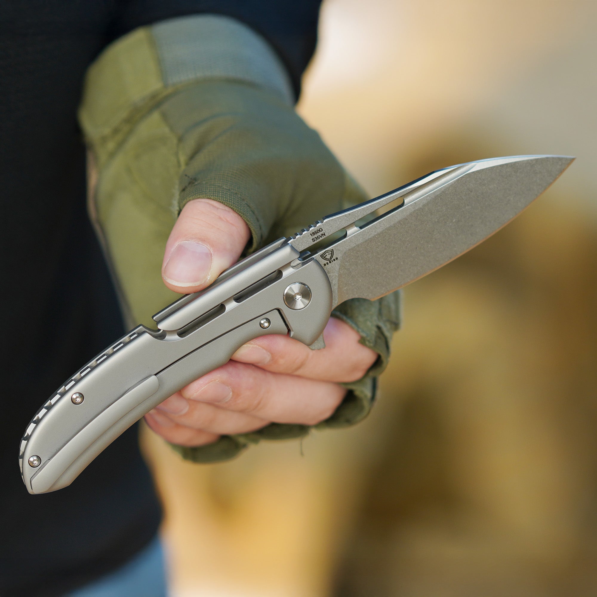 Artisan Cutlery Valor 1850G folding knife side view