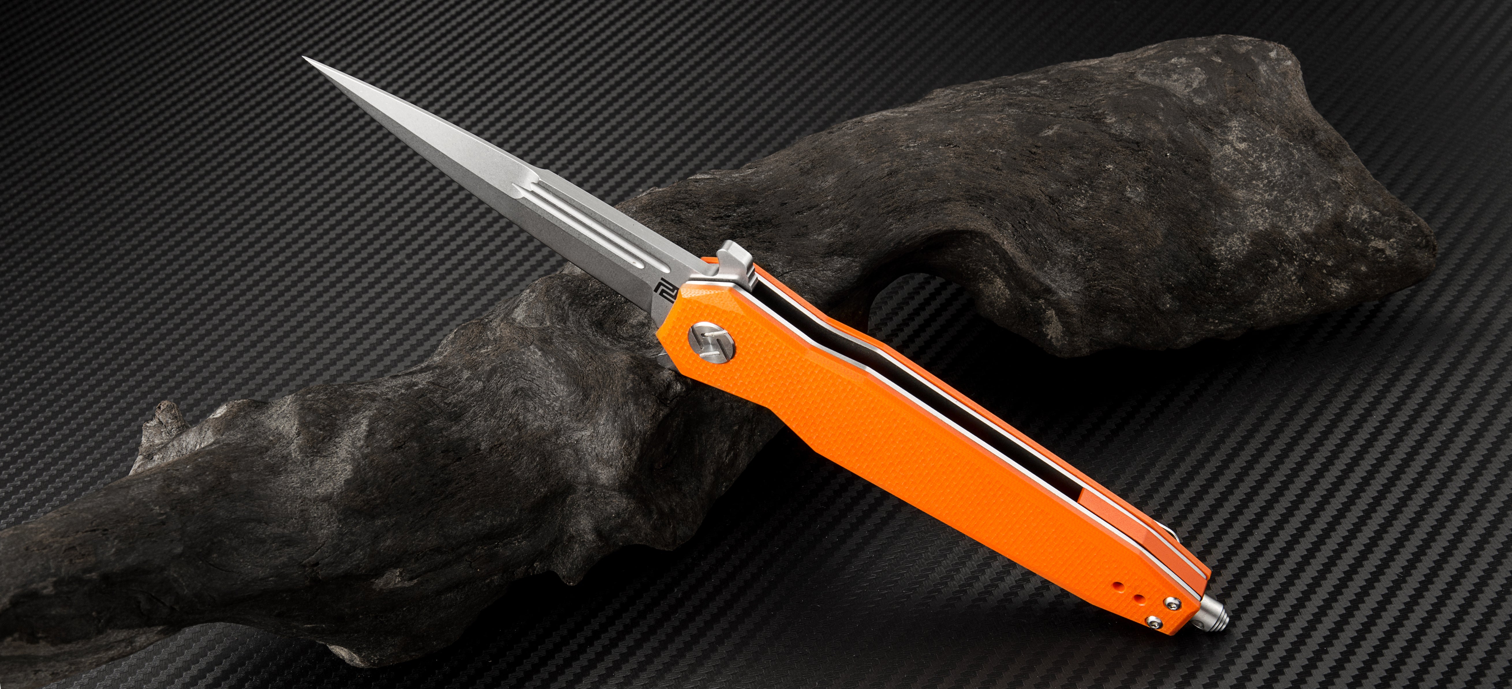 Artisan Cutlery Hornet 1810P handle detail