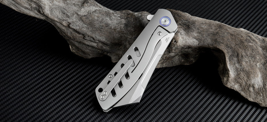 Artisan Cutlery Tomahawk 1815G blade detail