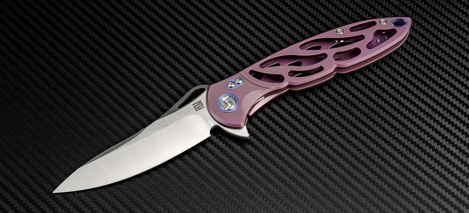 Artisan Cutlery Hoverwing 1801G handle detail