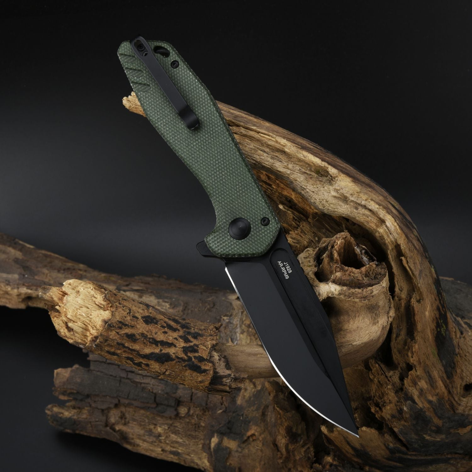 CJRB Riff J1928-BMGN folding knife with black Micarta handle