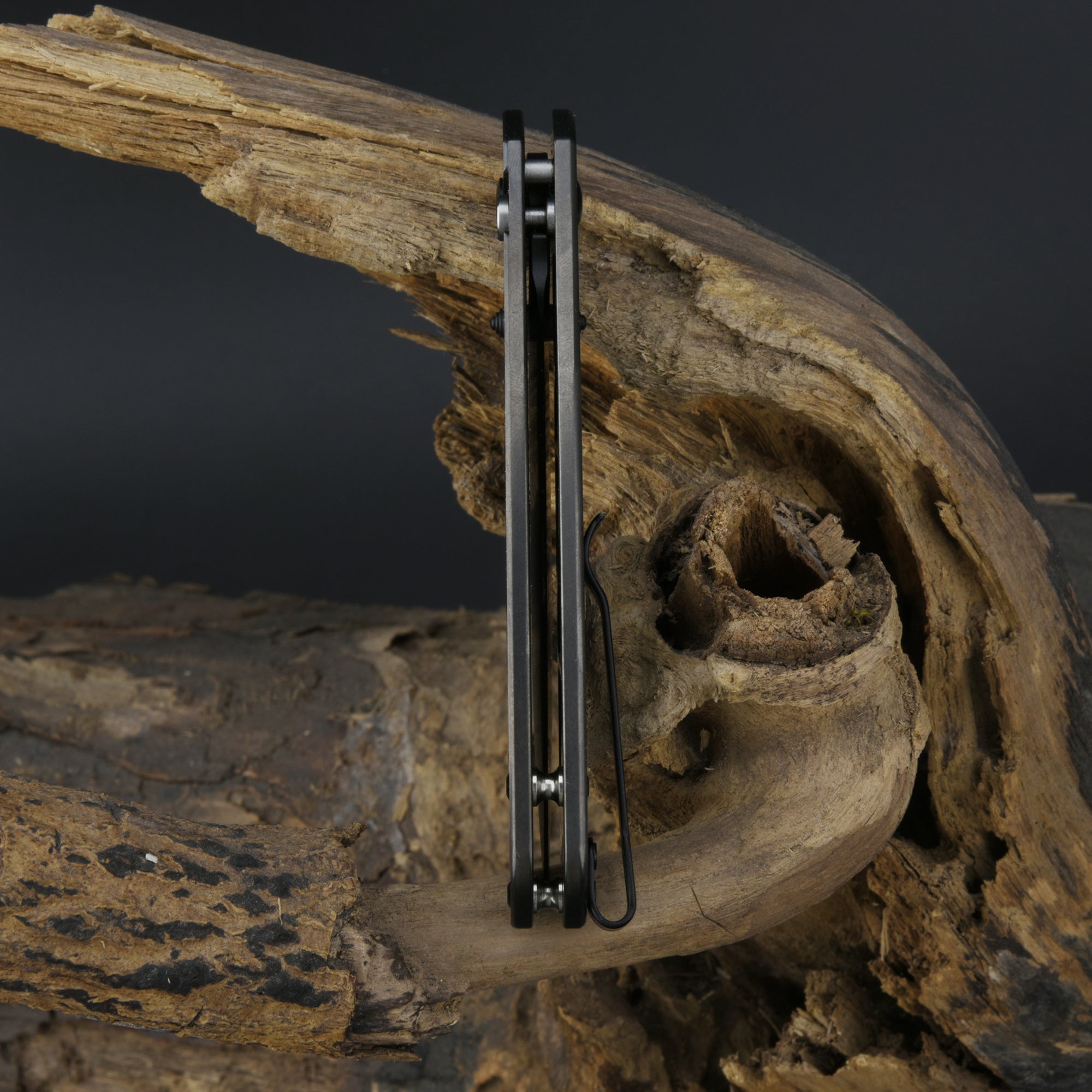 CJRB Pyrite J1925 Smoky Gray steel handle detail