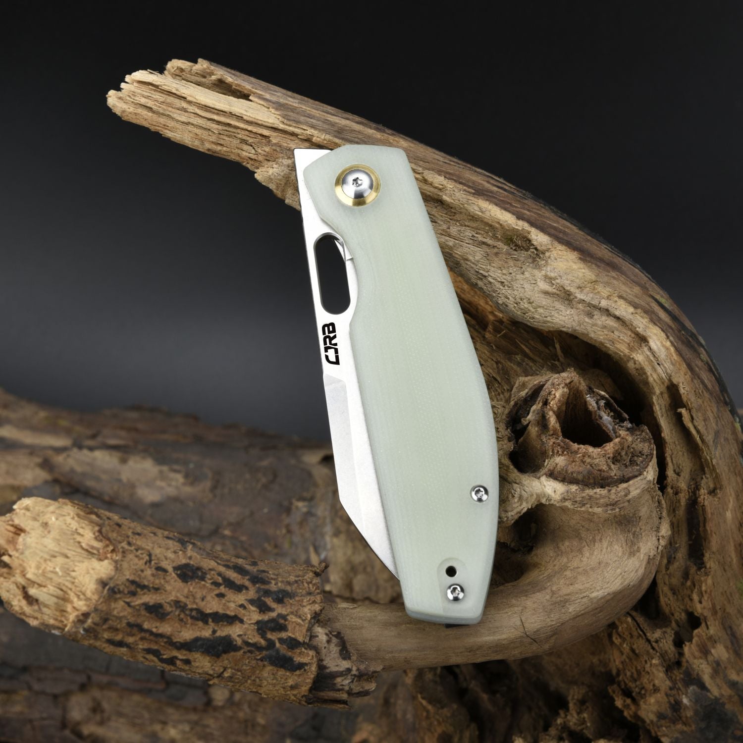 CJRB Ekko J1929 green G10 handle detail