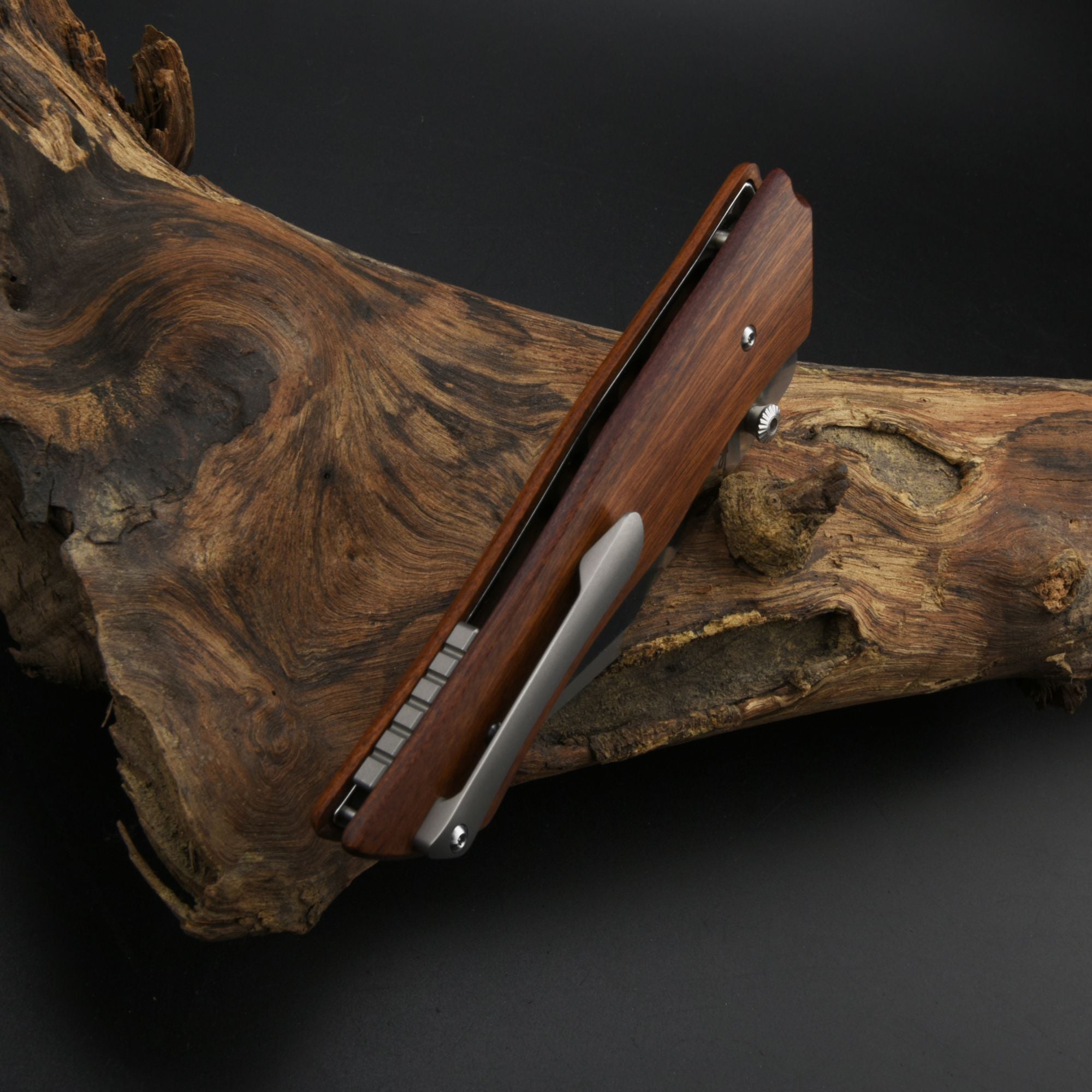 Artisan Cutlery Ahab 1851P handle detail