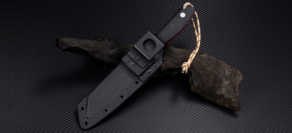 Minimalist Kydex sheath setup for horizontal belt carry