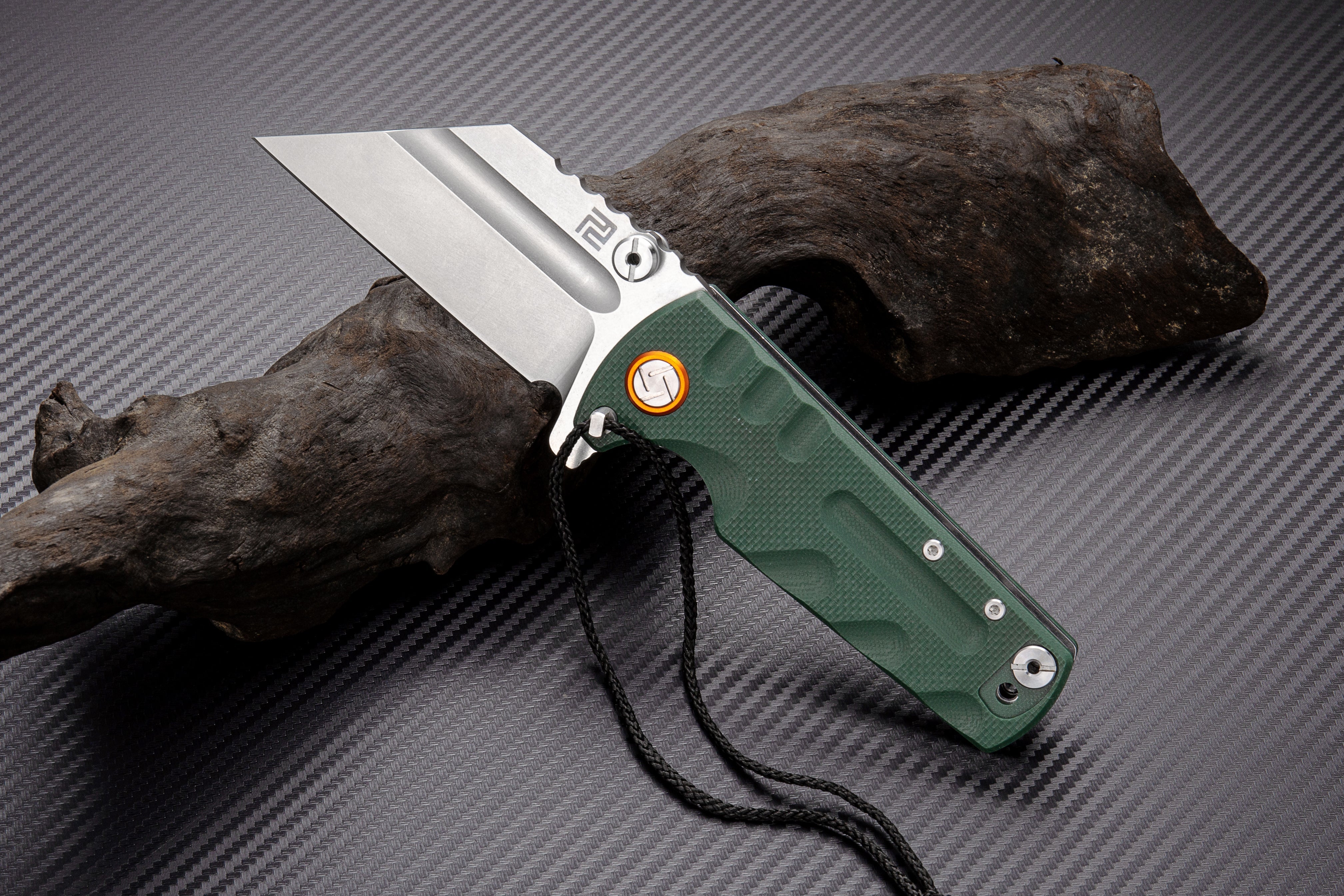 Artisan Cutlery Proponent 1820P handle close-up