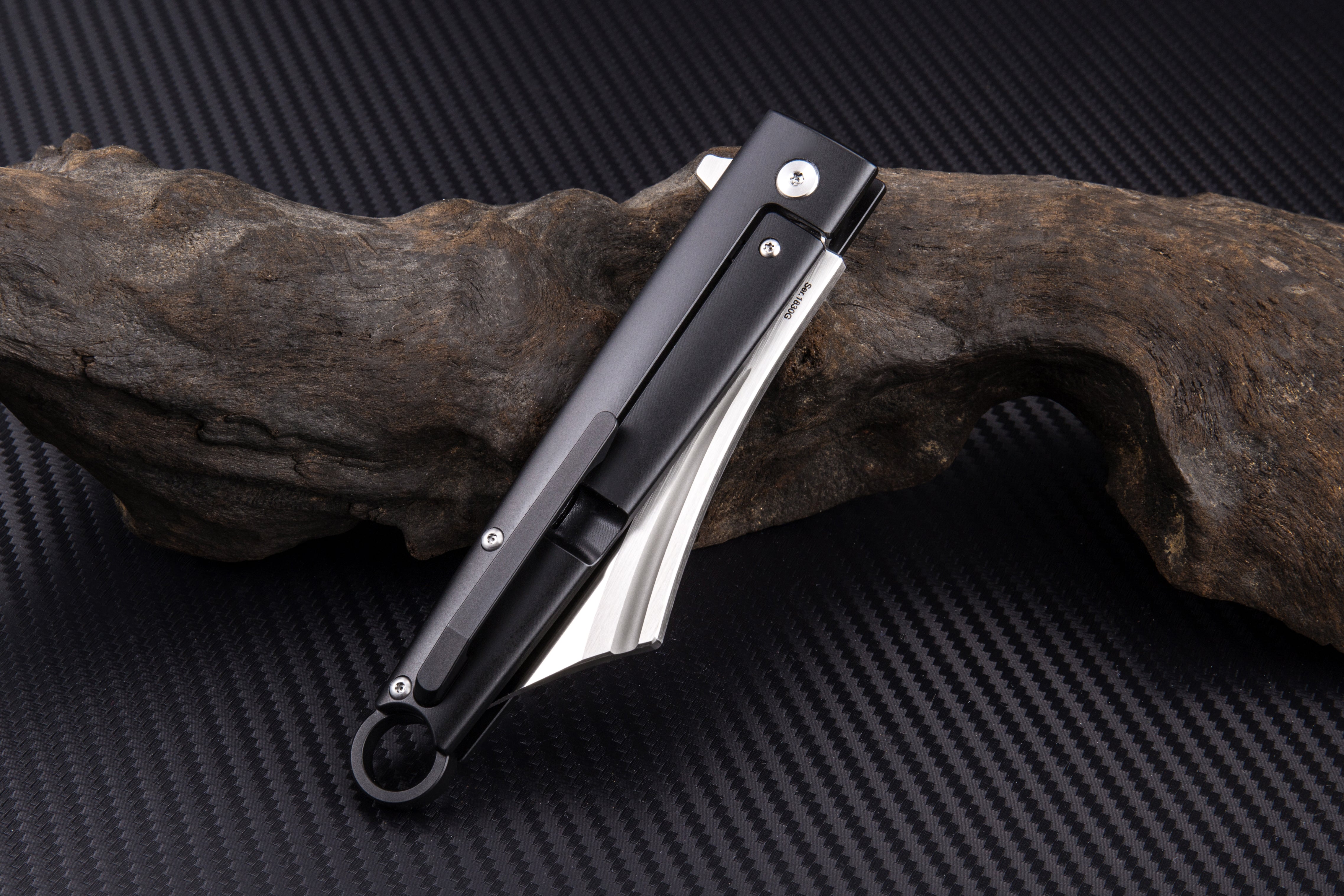 Artisan Cutlery Cutlass 1830G handle detail