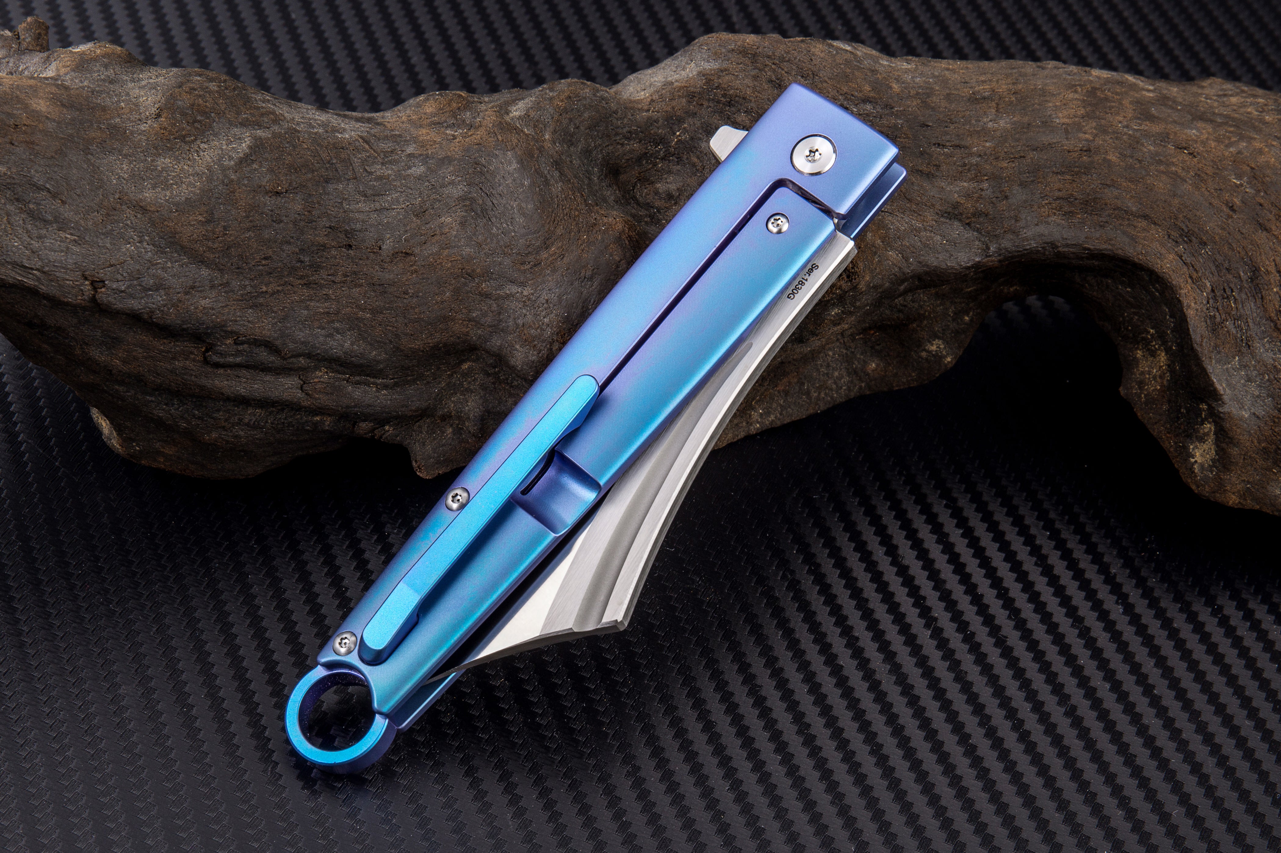 Artisan Cutlery Cutlass 1830G handle close-up