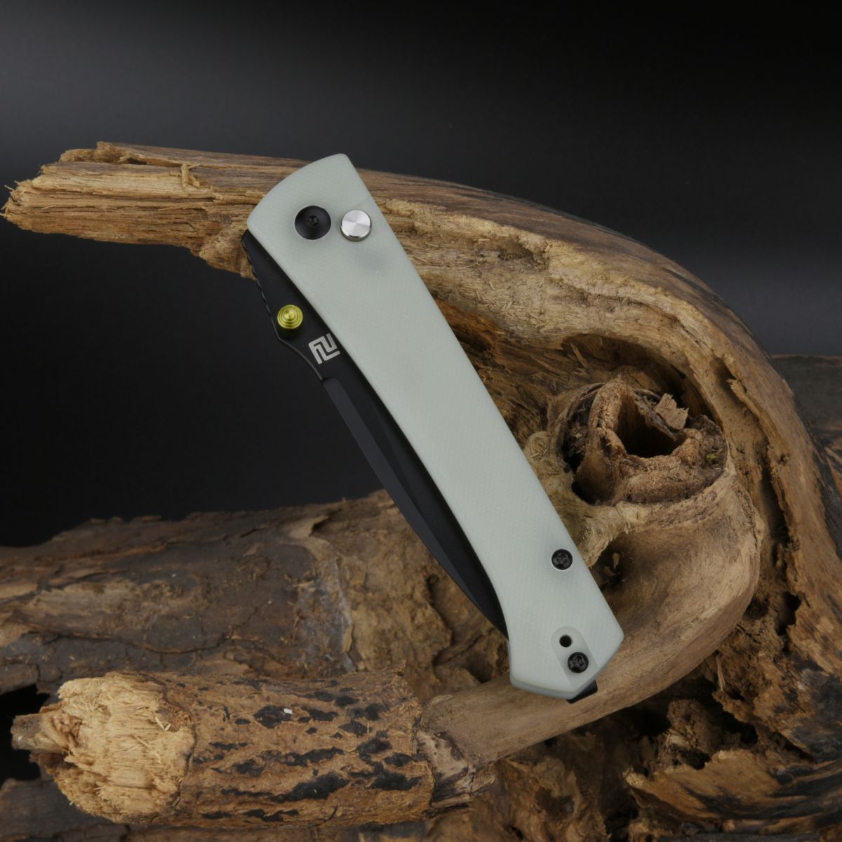 Artisan Cutlery Andromeda 1856P folding knife with green G10 handle