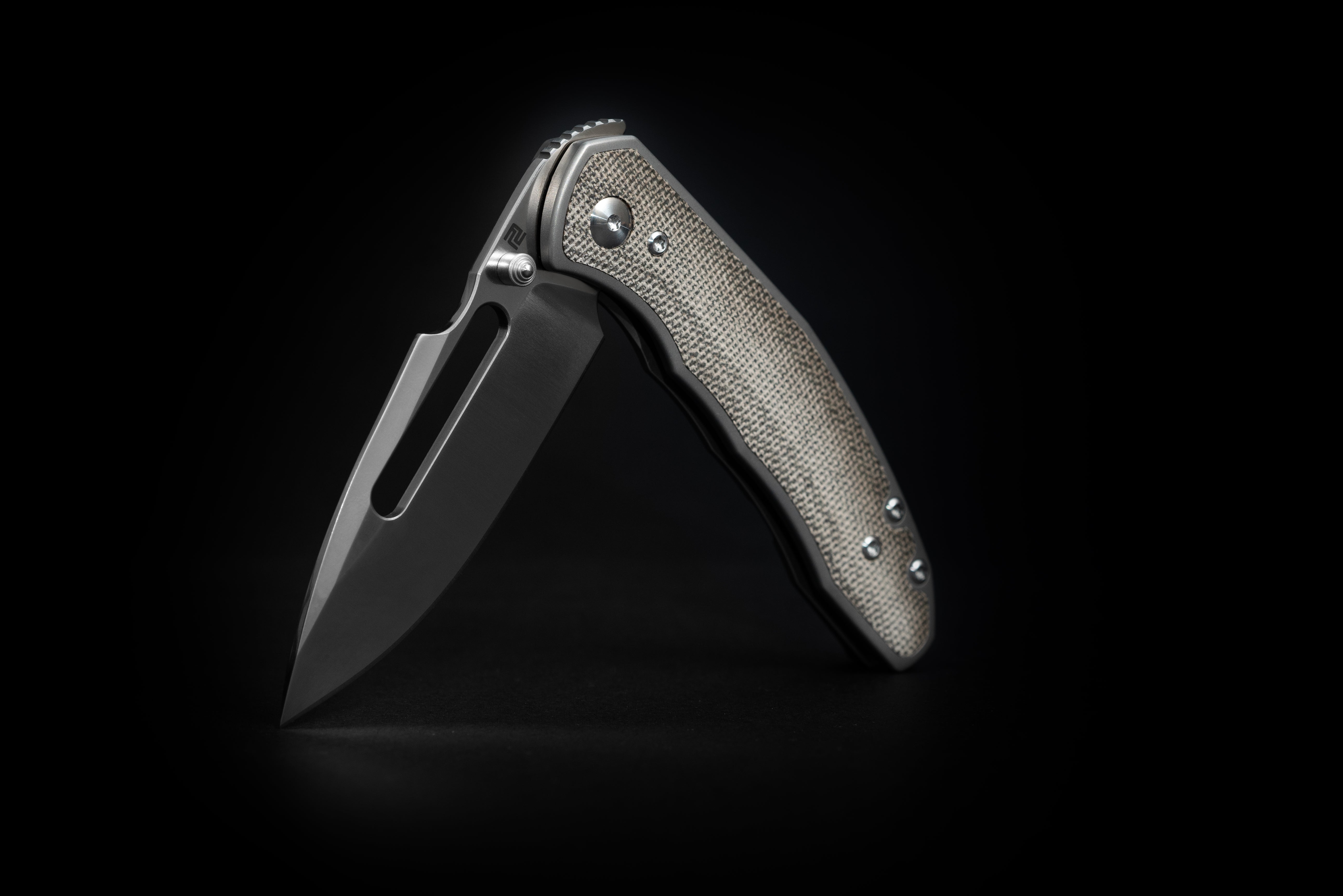 Building The Boa The folding knife side view