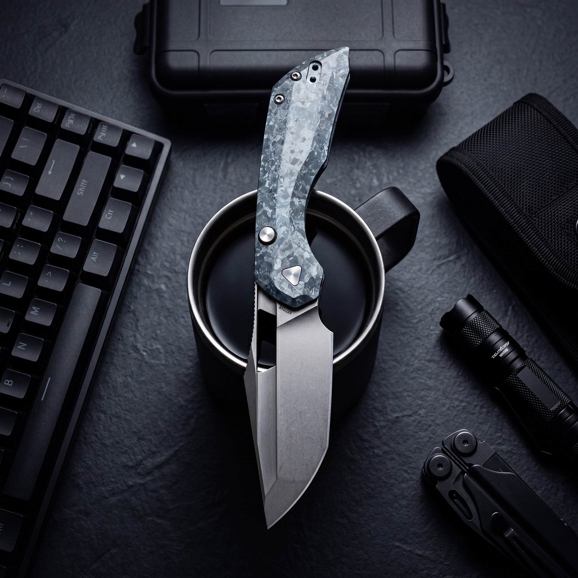 Artisan Cutlery Mousebird 1889G-CBU folding knife detail view