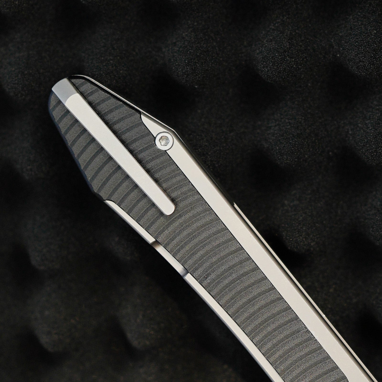 Artisan Cutlery Trust 1886G-GY blade profile