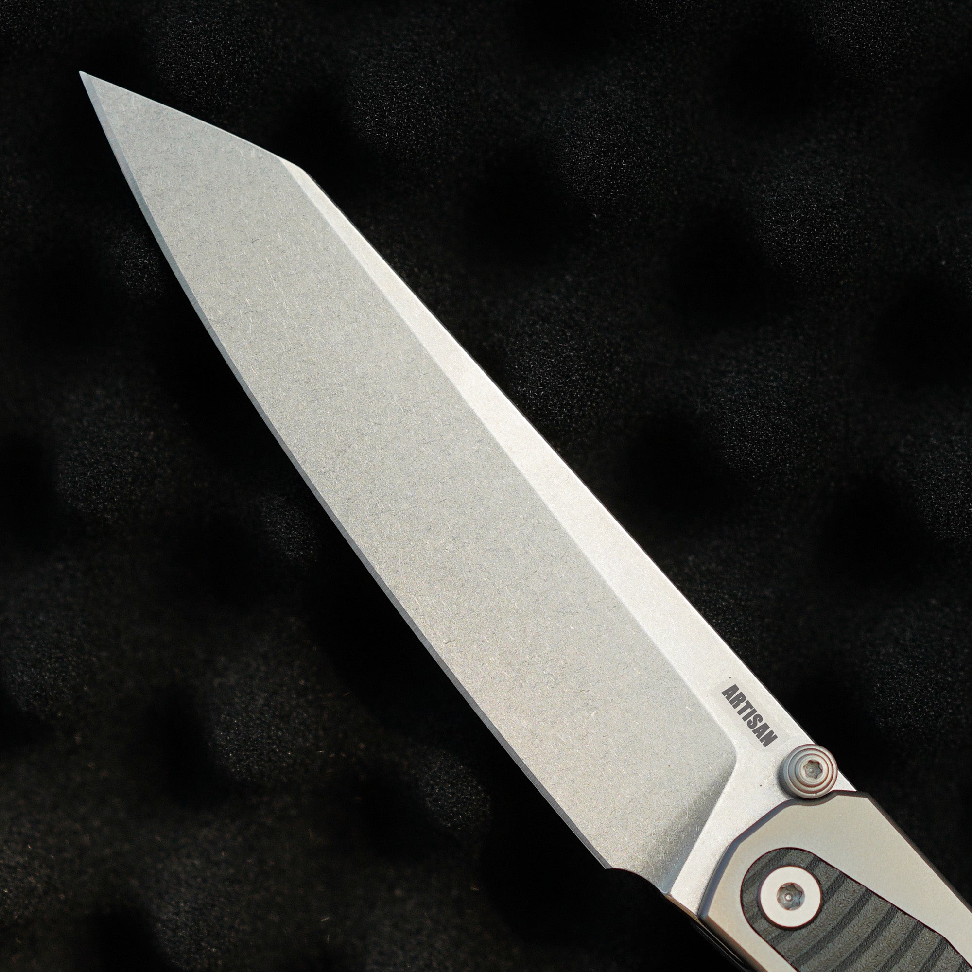 Artisan Cutlery Trust 1886G-GY knife detail