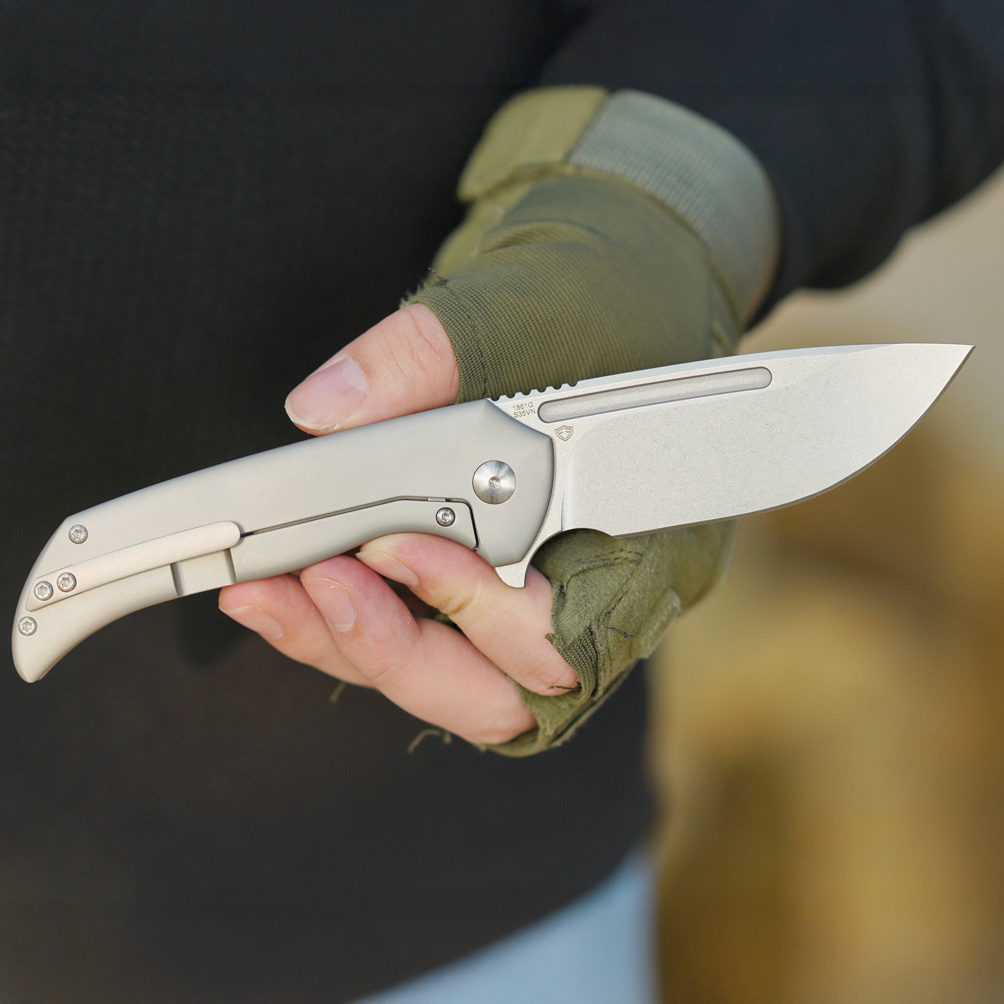 Artisan Cutlery Trux ATZ-1861G handle detail
