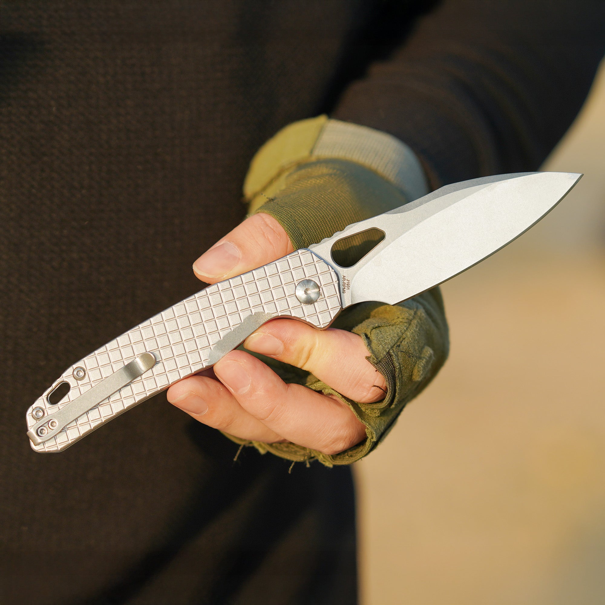 CJRB Frack J1931 blade detail
