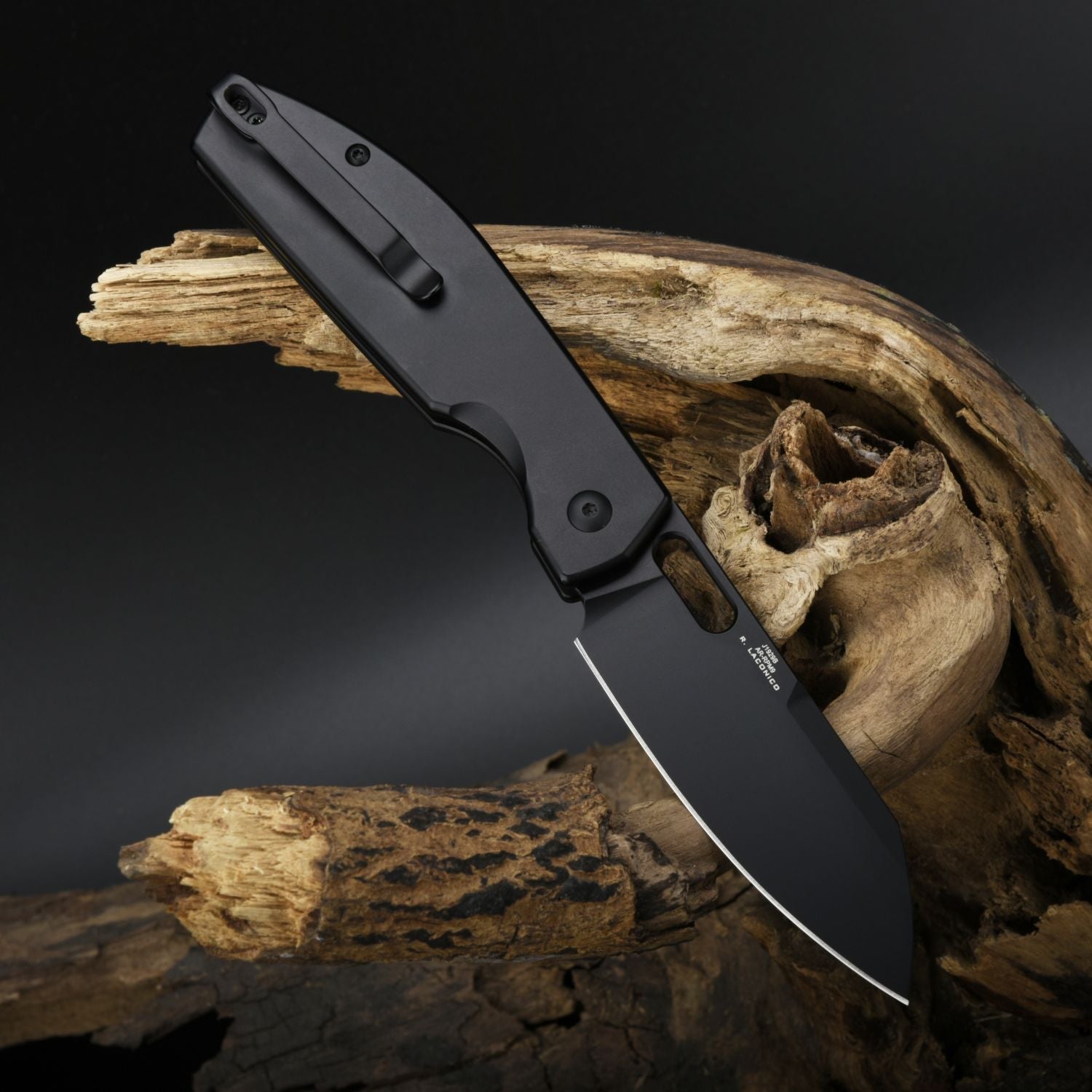 CJRB Ekko J1929B-BST folding knife with black steel handle