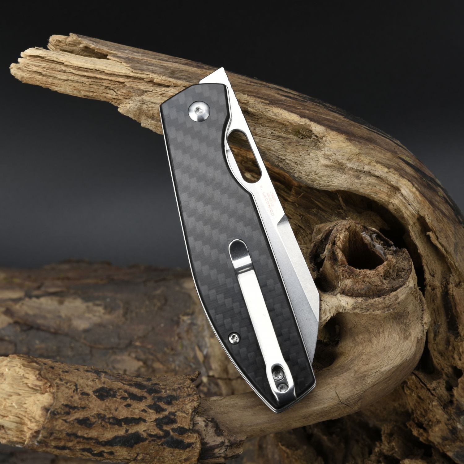 CJRB Ekko J1929B-CF handle detail