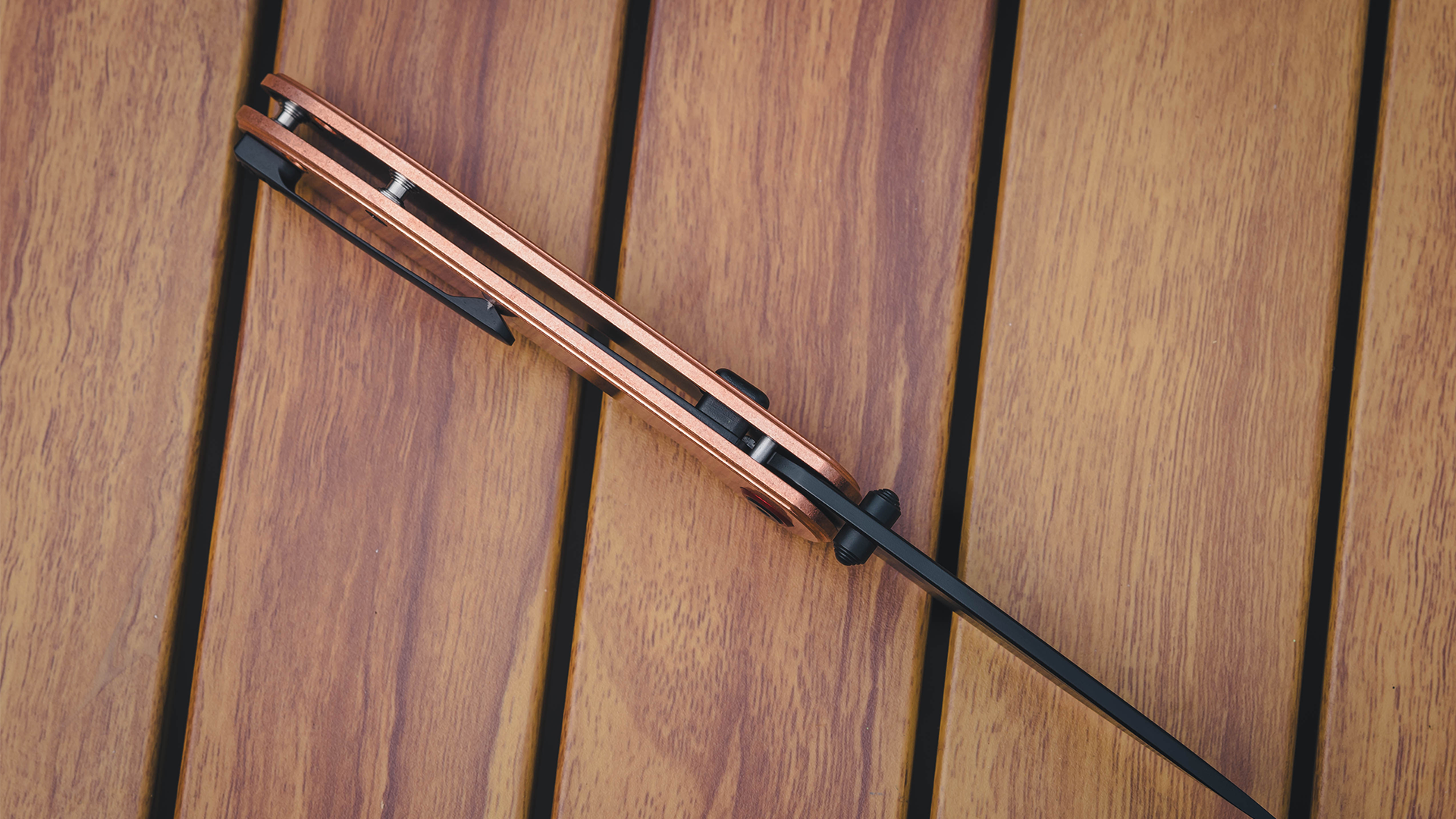 Building the Feldspar: Vintage handle close-up