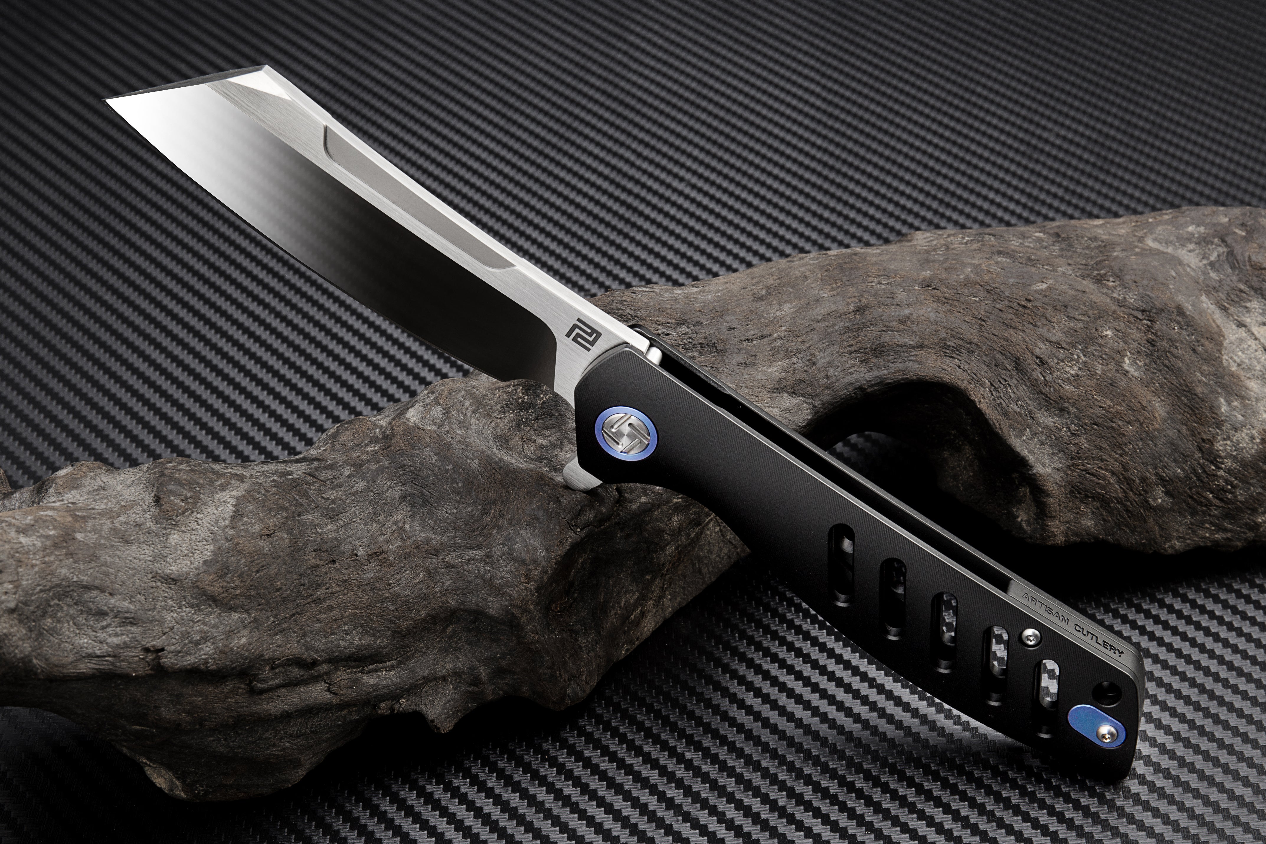 Artisan Cutlery Tomahawk 1815G folding knife detail view