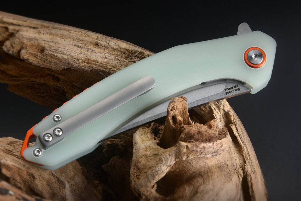 CJRB titanium pocket clip detail view 7