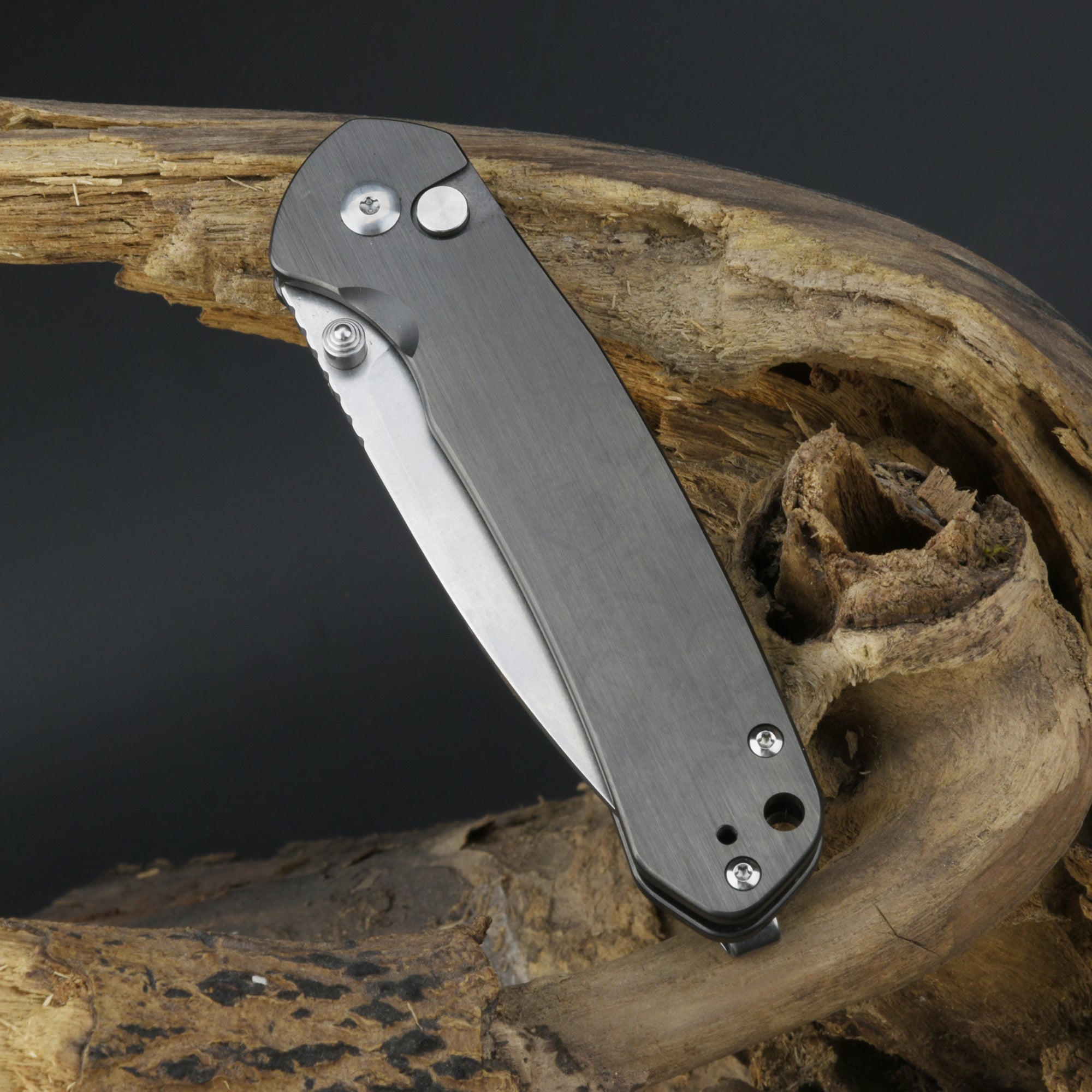 CJRB Pyrite J1925 Smoky Gray steel handle close-up