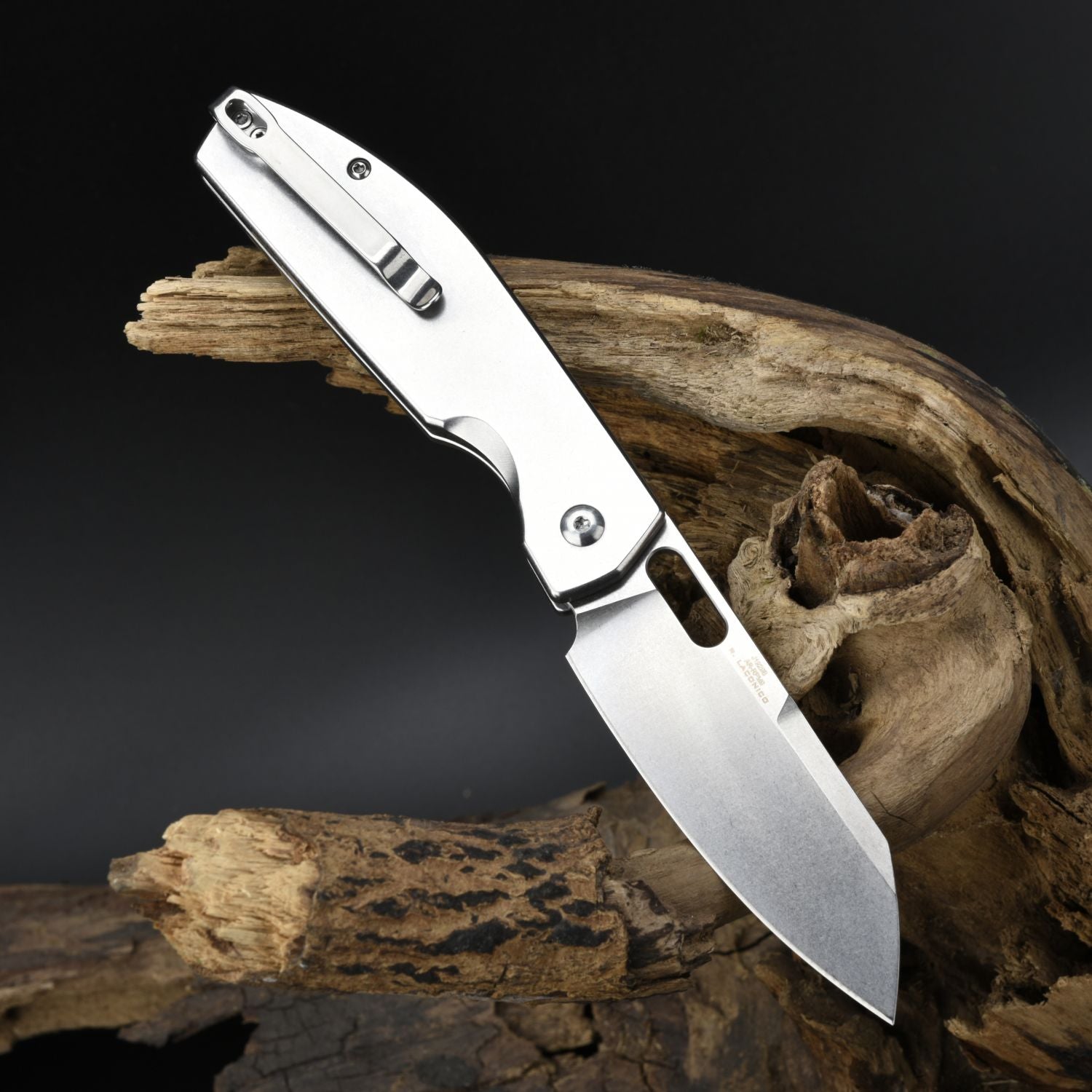 CJRB Ekko J1929B-ST blade detail