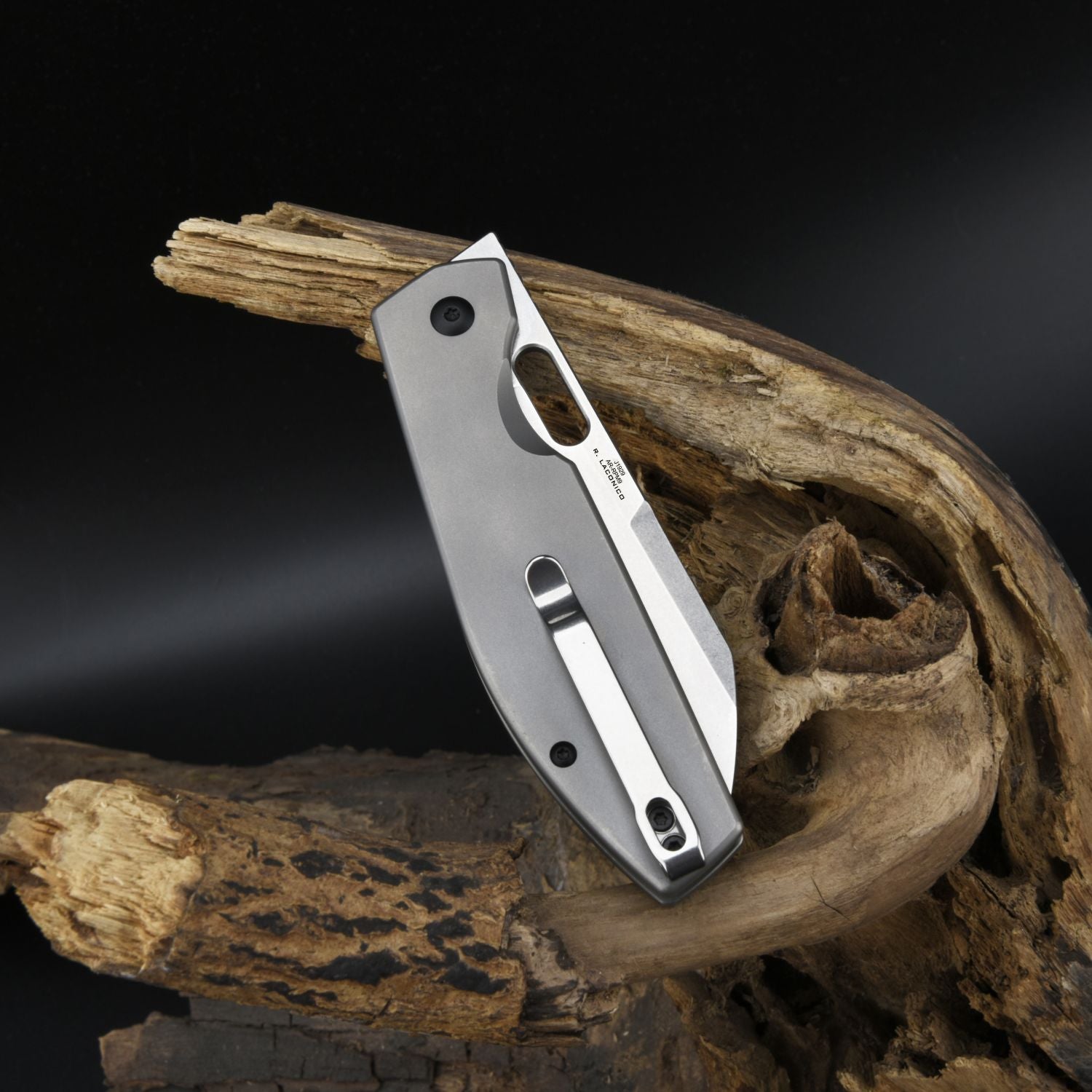 CJRB Ekko J1929BT folding knife side view